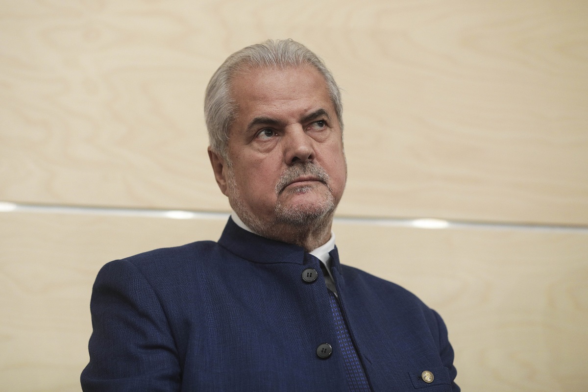 Dialog uluitor intre Nutu Camataru si Adrian Nastase, la inchisoare
