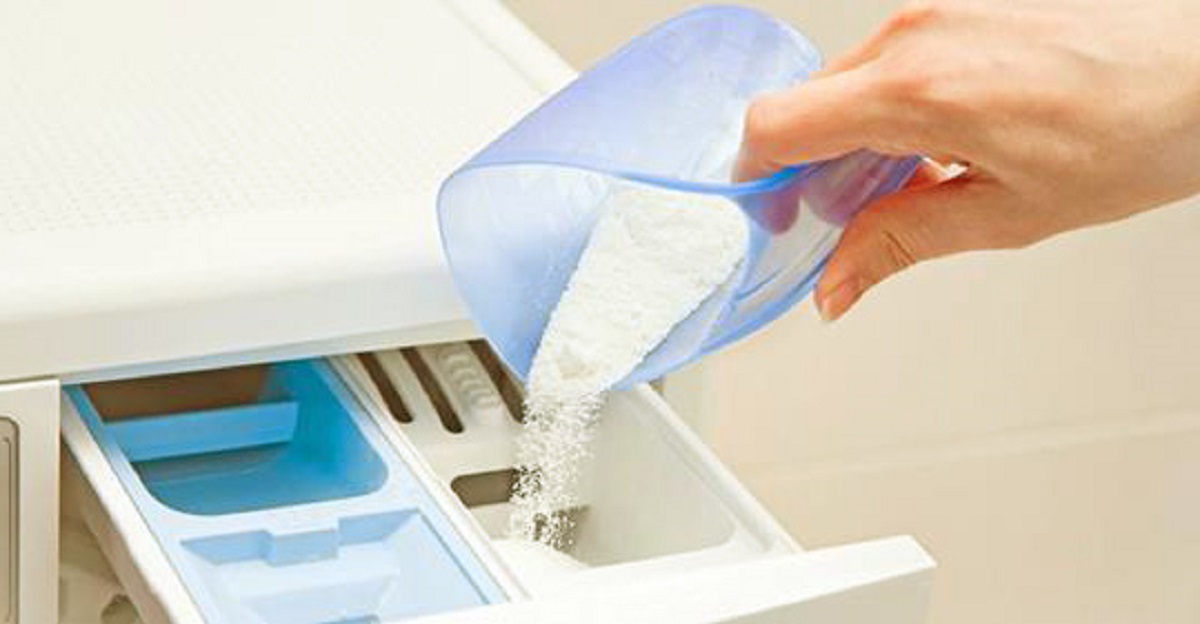Cat detergent se pune in masina de spalat
