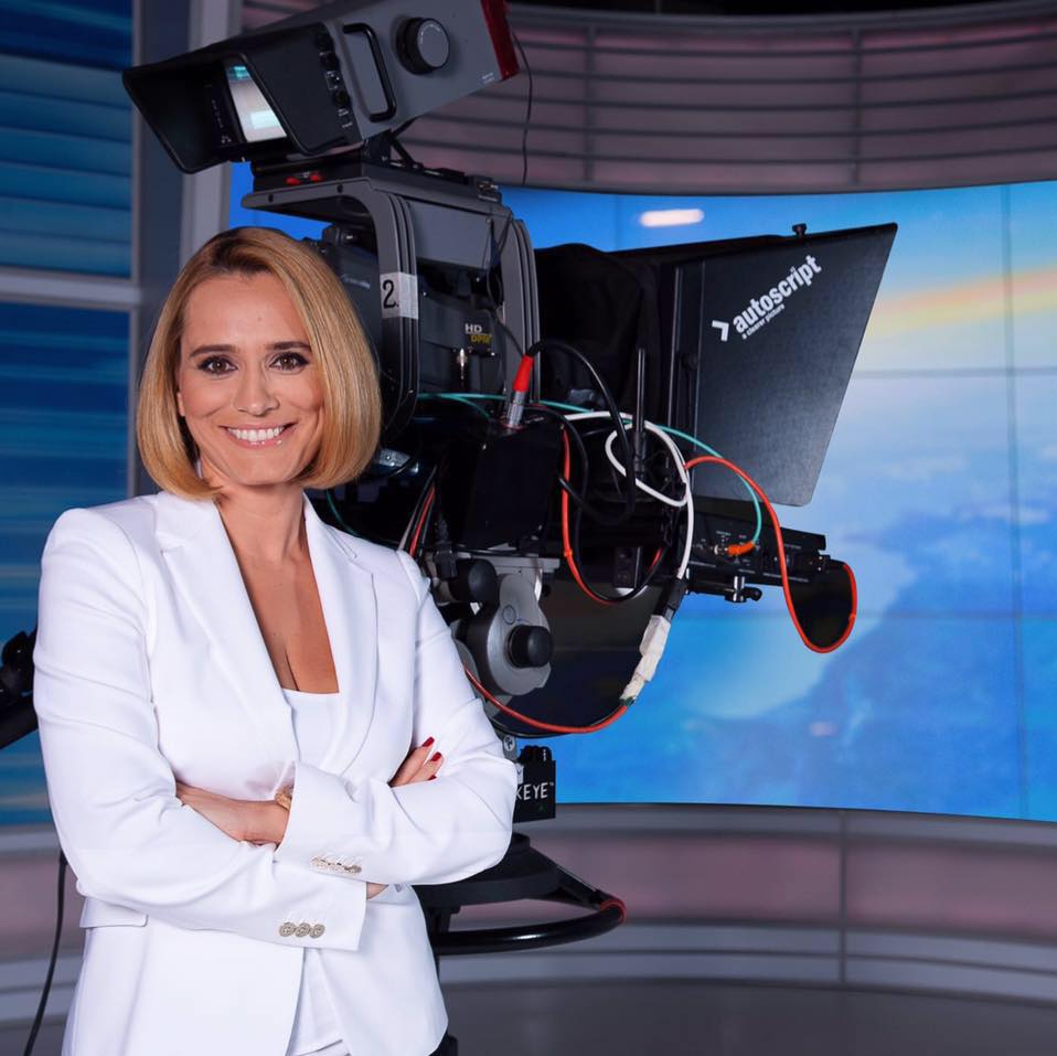 Ce studii are, de fapt, Andreea Esca. Mare surpriză