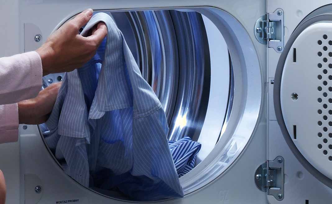 Iata cat detergent se pune, de fapt, in masina de spalat rufe