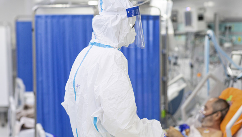 Medicii ATI de la Timisoara merg in fiecare casa pentru a convinge oamenii sa se vaccineze