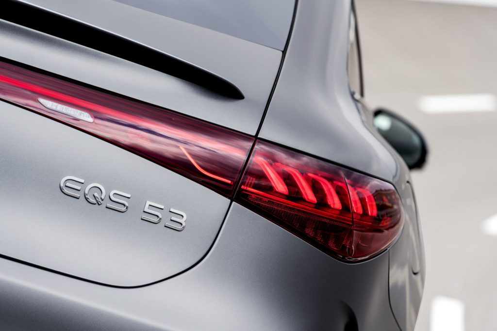 Mercedes-AMG EQS 53 4MATIC+ duce electrificarea la alt nivel. Modelul dispune de 761 CP