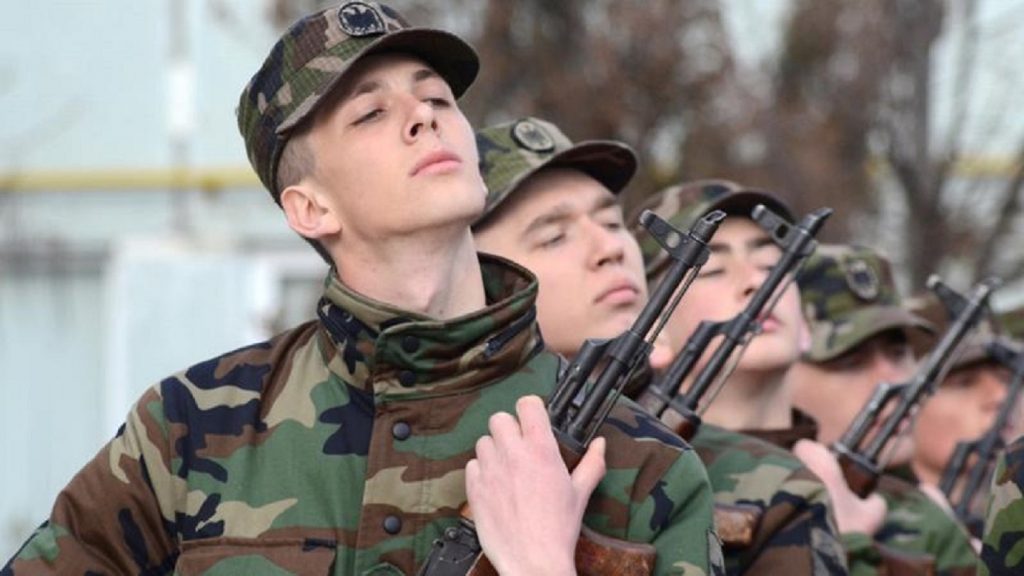 Tinerii vor face iar armata? Nicolae Ciucă vrea reintroducerea serviciul militar în România