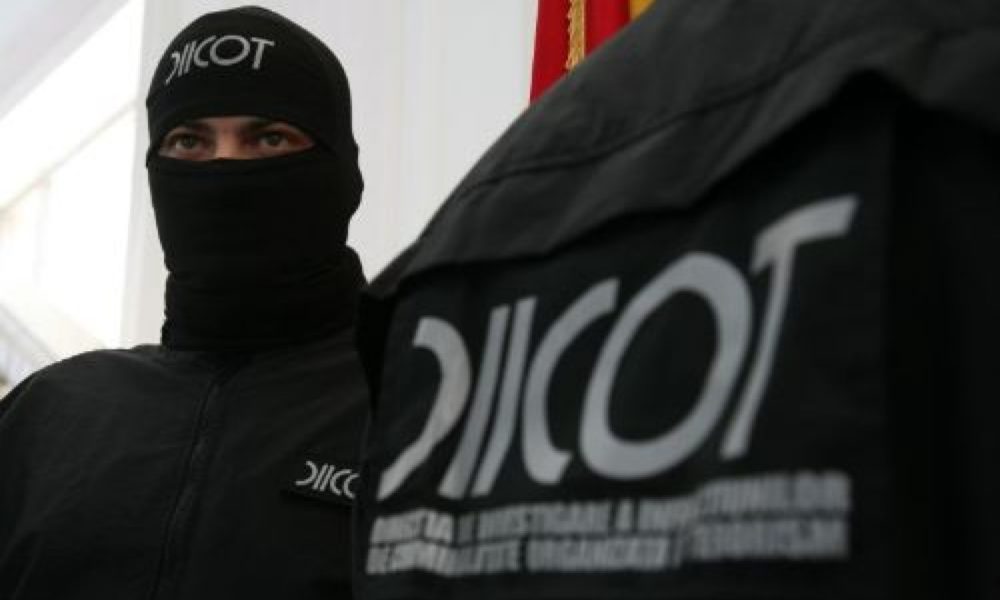 Cum au dispărut 2,5 milioane de euro din economiile clienților unei bănci. Angajata care a ”sifonat” bani din sute de conturi, prinsă după 12 ani