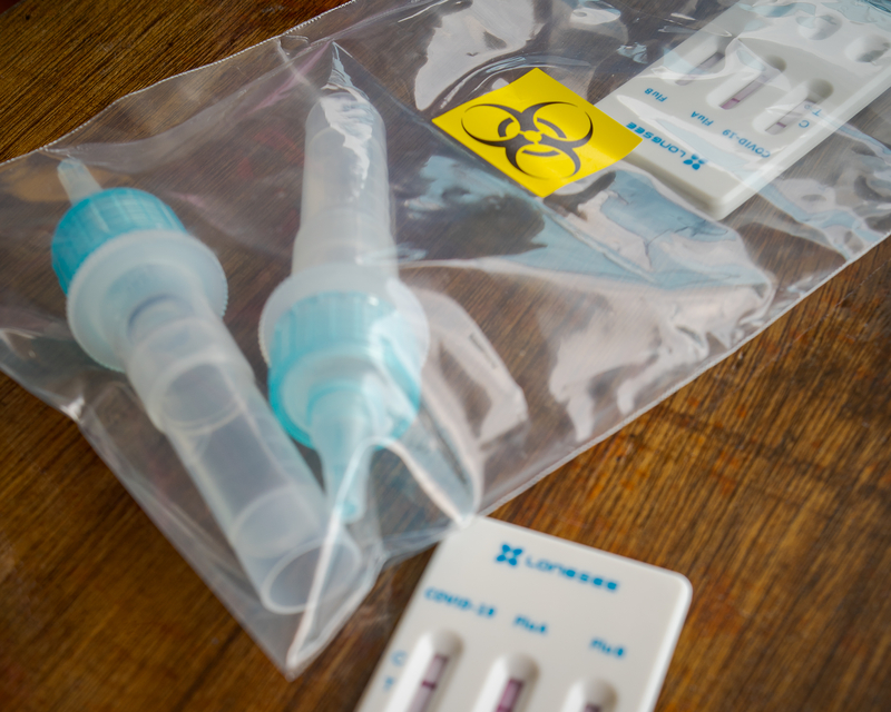 Primele teste de salivă pentru elevi au fost trimise în şcoli. Sorin Cîmpeanu, apel către părinţi