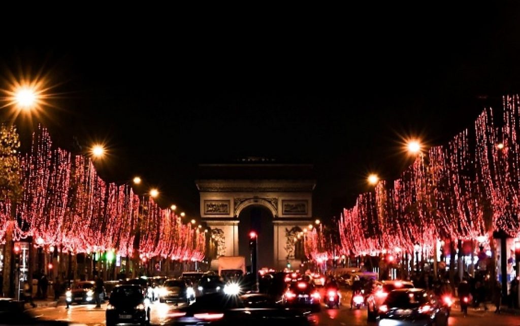 S-au aprins luminițele de Crăciun pe cel mai cunoscut bulevard din lume. A fost o adevărată sărbătoare. FOTO