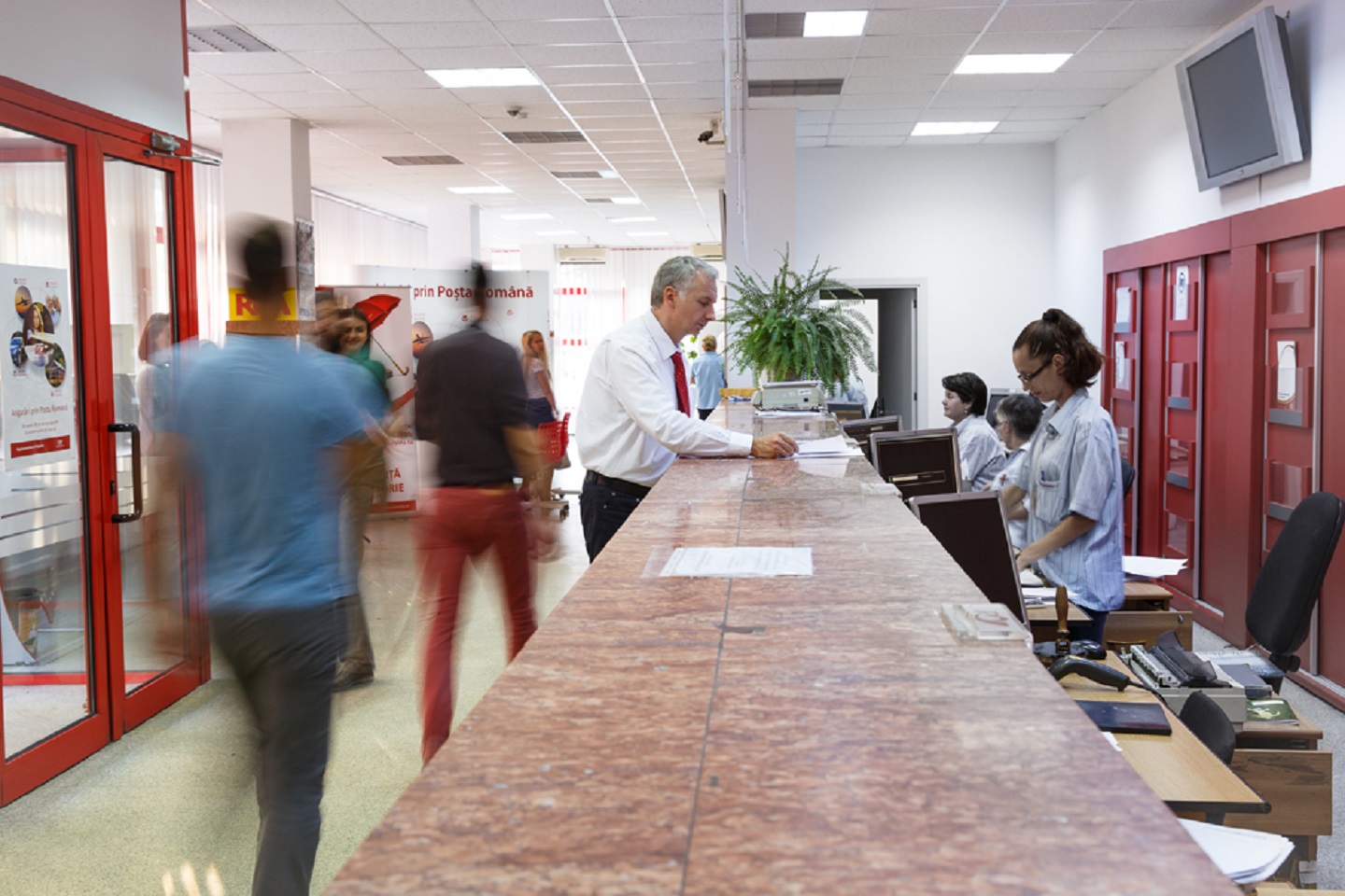 Salarii imense pentru nimic la Posta Romana