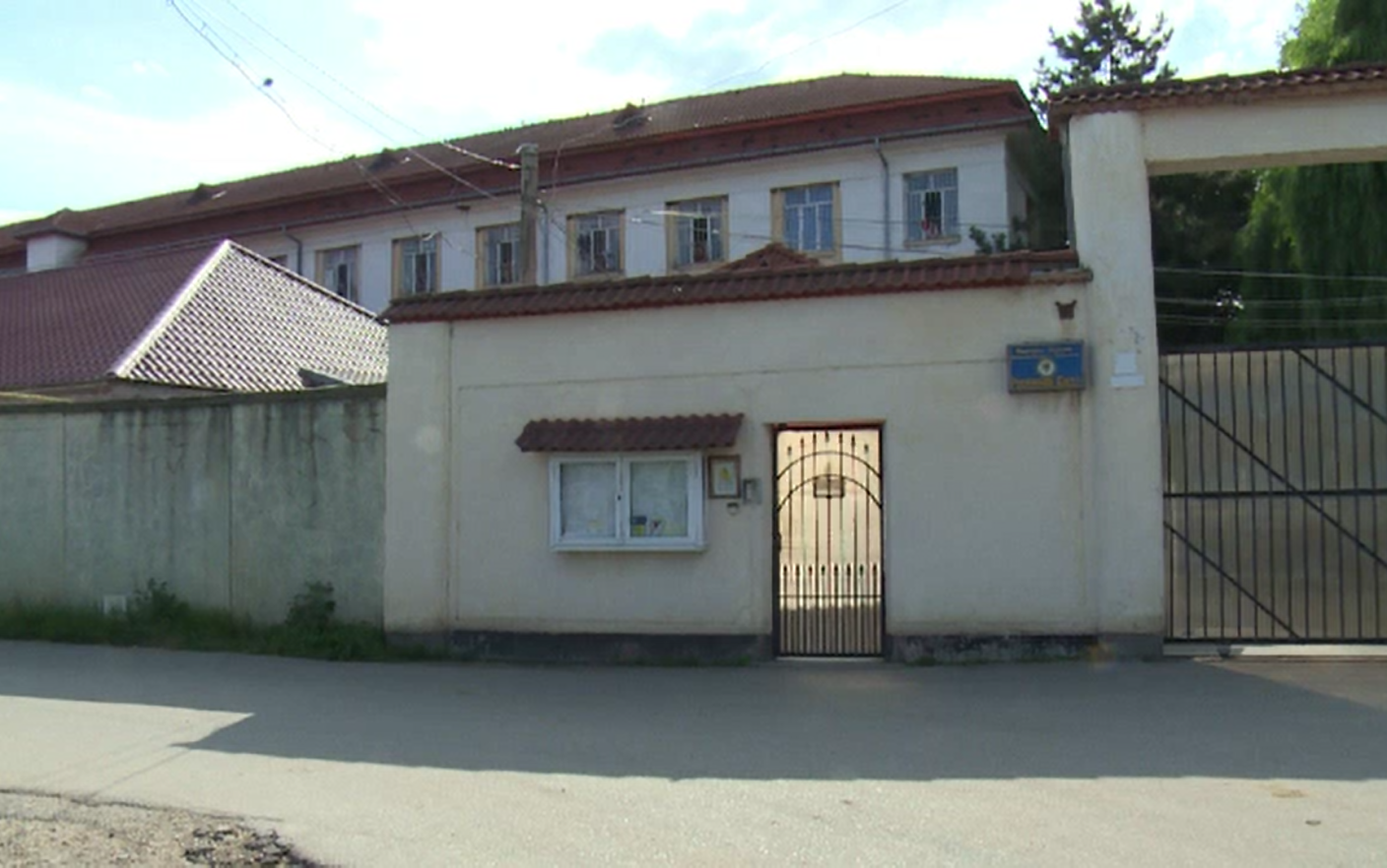 Un detinut al Penitenciarului Gaesti este cautat de oamenii legii