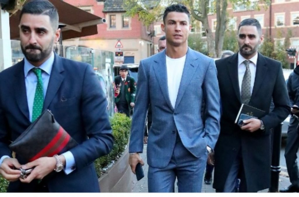 Ce au făcut cei doi bodyguarzi care stau mereu lângă Cristiano Ronaldo până să ajungă să îl păzească pe fotbalist. S-a aflat tot despre ei