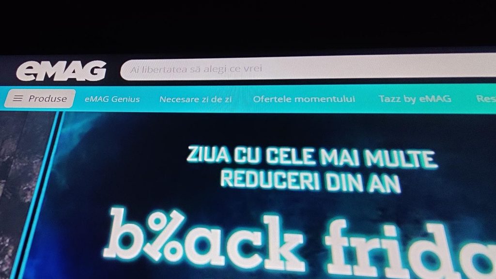 eMAG le dă la preț de nimic: s-a aflat cât costă fix înainte de Black Friday