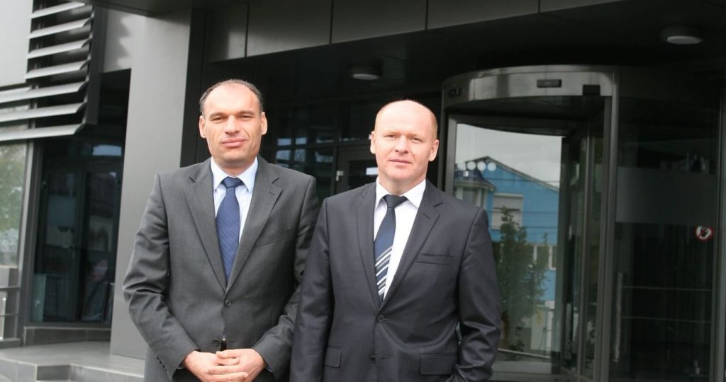 Lovitură teribilă pentru frații Dedeman. Chiar românii îi lasă fără bani, cum a fost posibil