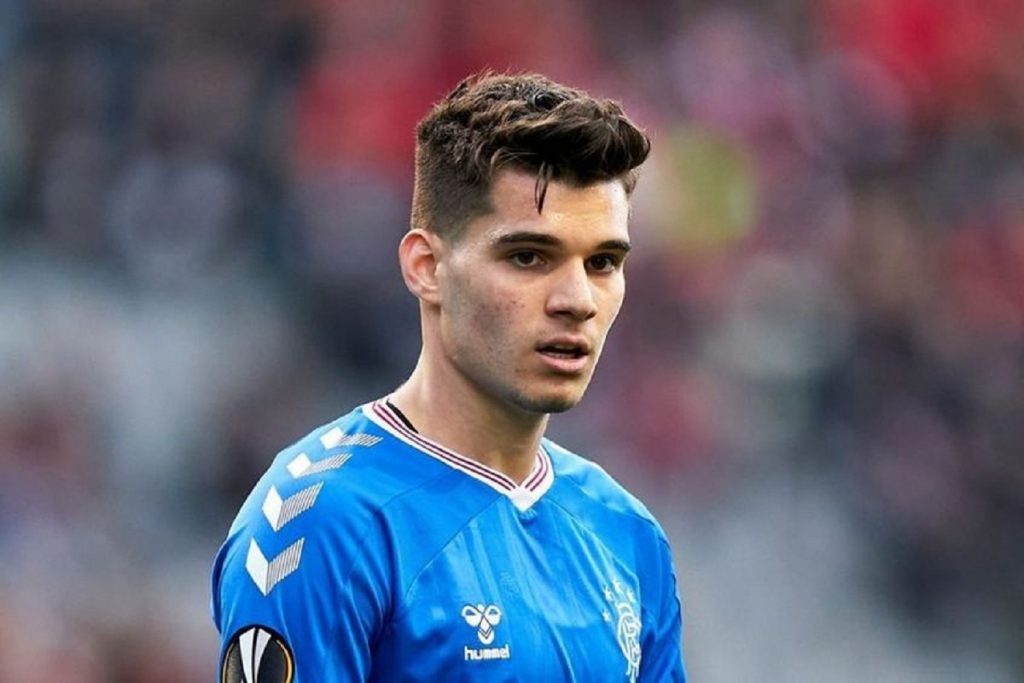 Ianis Hagi le-a povestit britanicilor momente urâte din copilărie. Ce îi strigau părinții colegilor din tribună