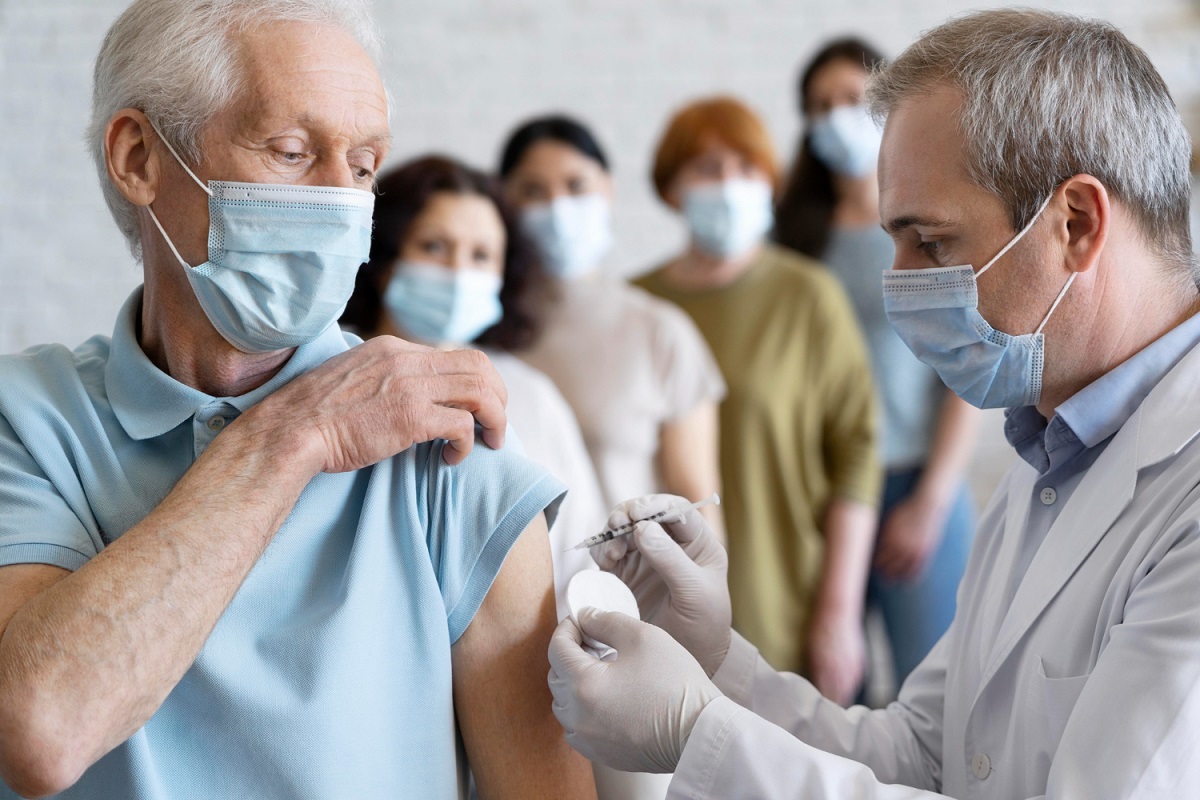Austria introduce carantina pentru persoanele nevaccinate. ”Avem rata de imunizare de doar 65%”