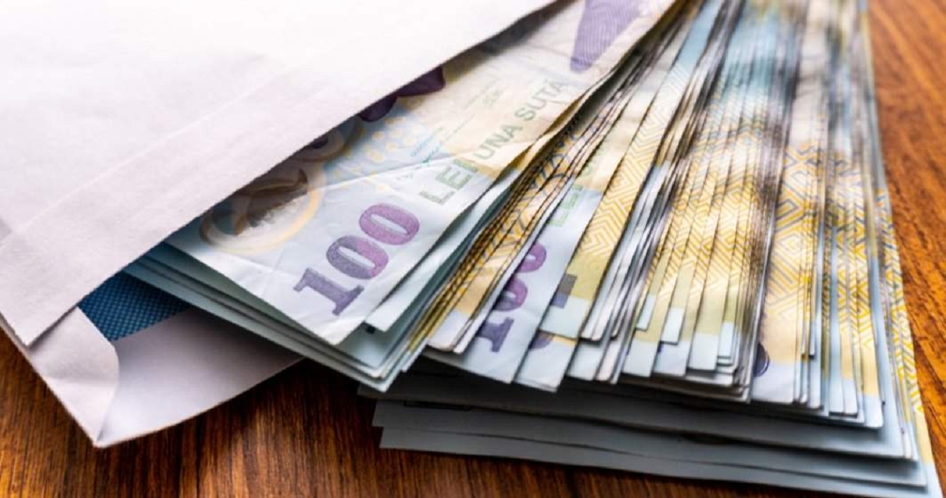 Cum sunt recompensați românii de Crăciun. Doar o mică parte primesc al 13-lea salariu