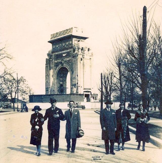 Cum arăta Arcul de Triumf la inaugurare. Imaginea care demonstrează clar prin câte modificări a trecut simbolul Unirii