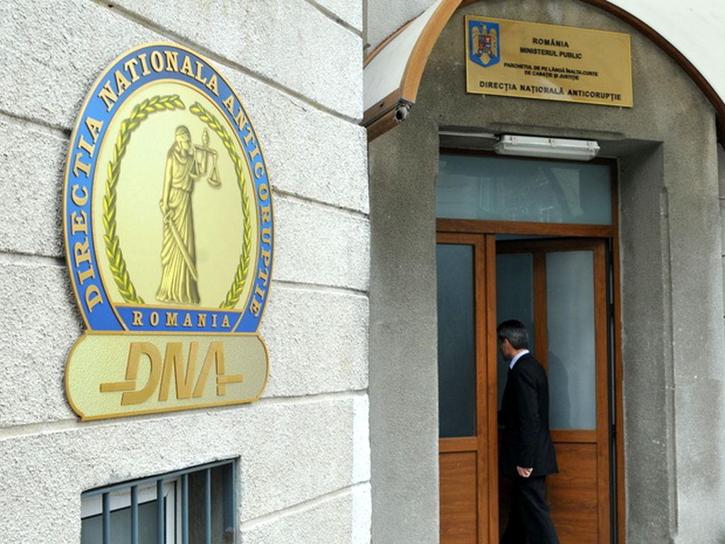 21 de angajați de la IPJ Botoșani, trimiși în judecată de către procurorii DNA Suceava