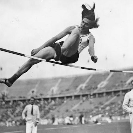 Bărbatul care a concurat ca femeie la Jocurile Olimpice. Așa fusese crescut de la naștere, cum a fost posibil