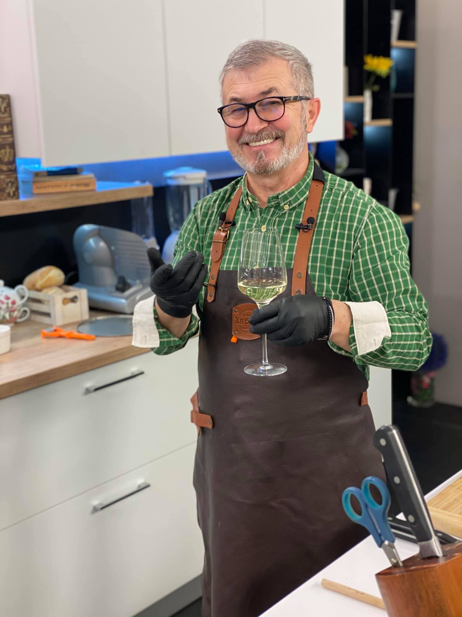 Bucătarul Petrișor Tănase îţi aduce sarmalele la ușă