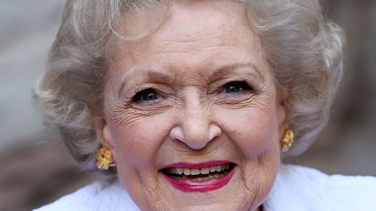 Actrița Betty White a murit la 99 de ani