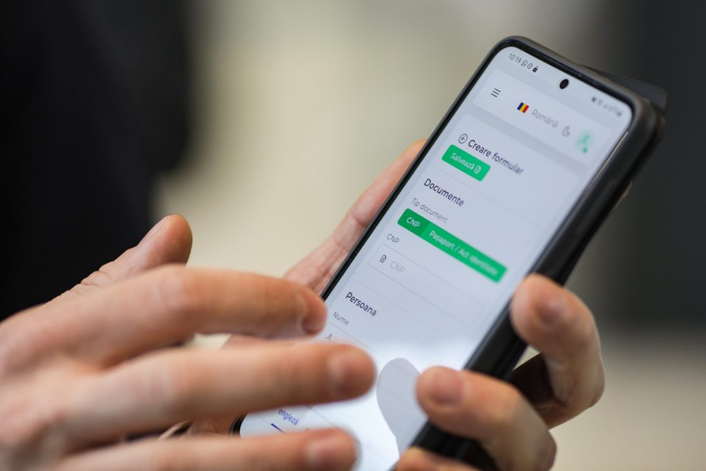 Fără declaraţie epidemiologică de luni, 20 decembrie, la intrarea în România. PLF va conţine toate informaţiile necesare