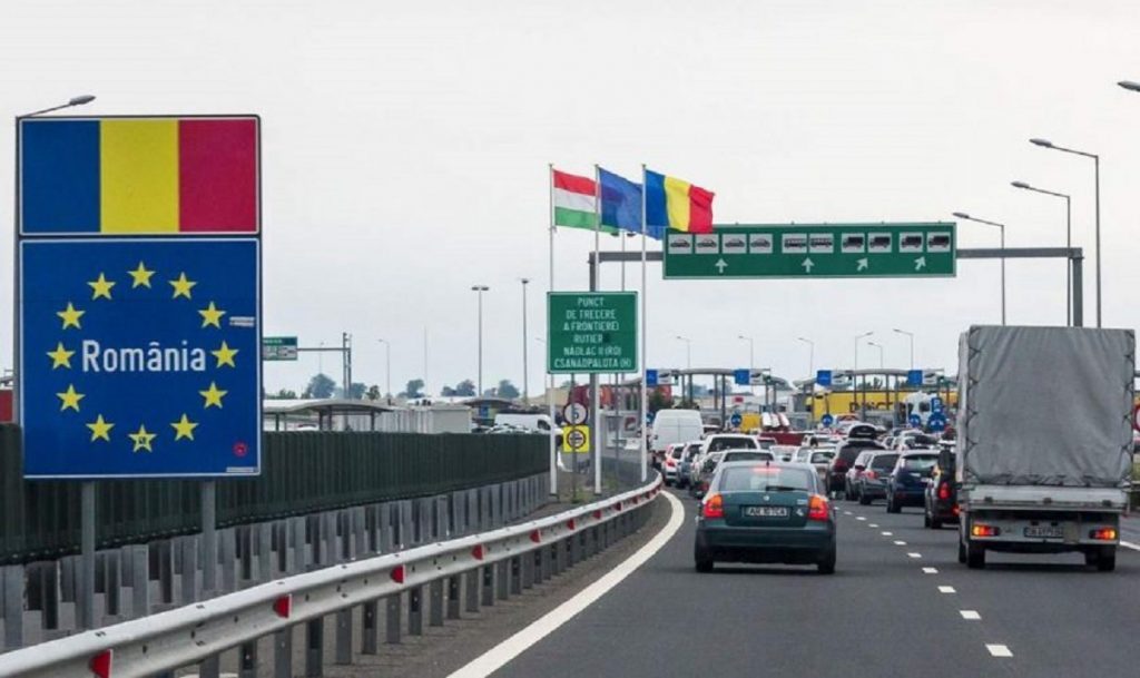 Haos și nervi la intrarea în România. Un sfert din Diaspora intră în carantină: „Nu-mi convine, că doar n-am furat”