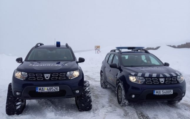 Imagini spectaculoase cu Duster-ul cu senile al jandarmilor montani de la Ranca