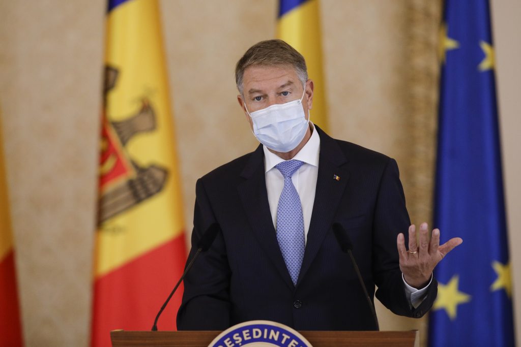 Klaus Iohannis depășit de Ciucă și George Simion în sondaje. Doar 18% din români mai au încredere în președinte