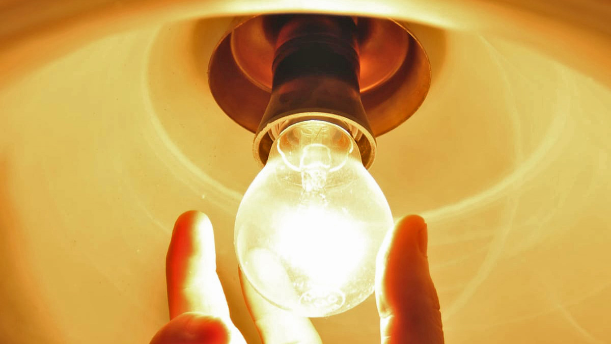 Mai multe judete, inclusiv Capitala, raman fara curent electric, in perioada 20-23 decembrie. Strazile afectate