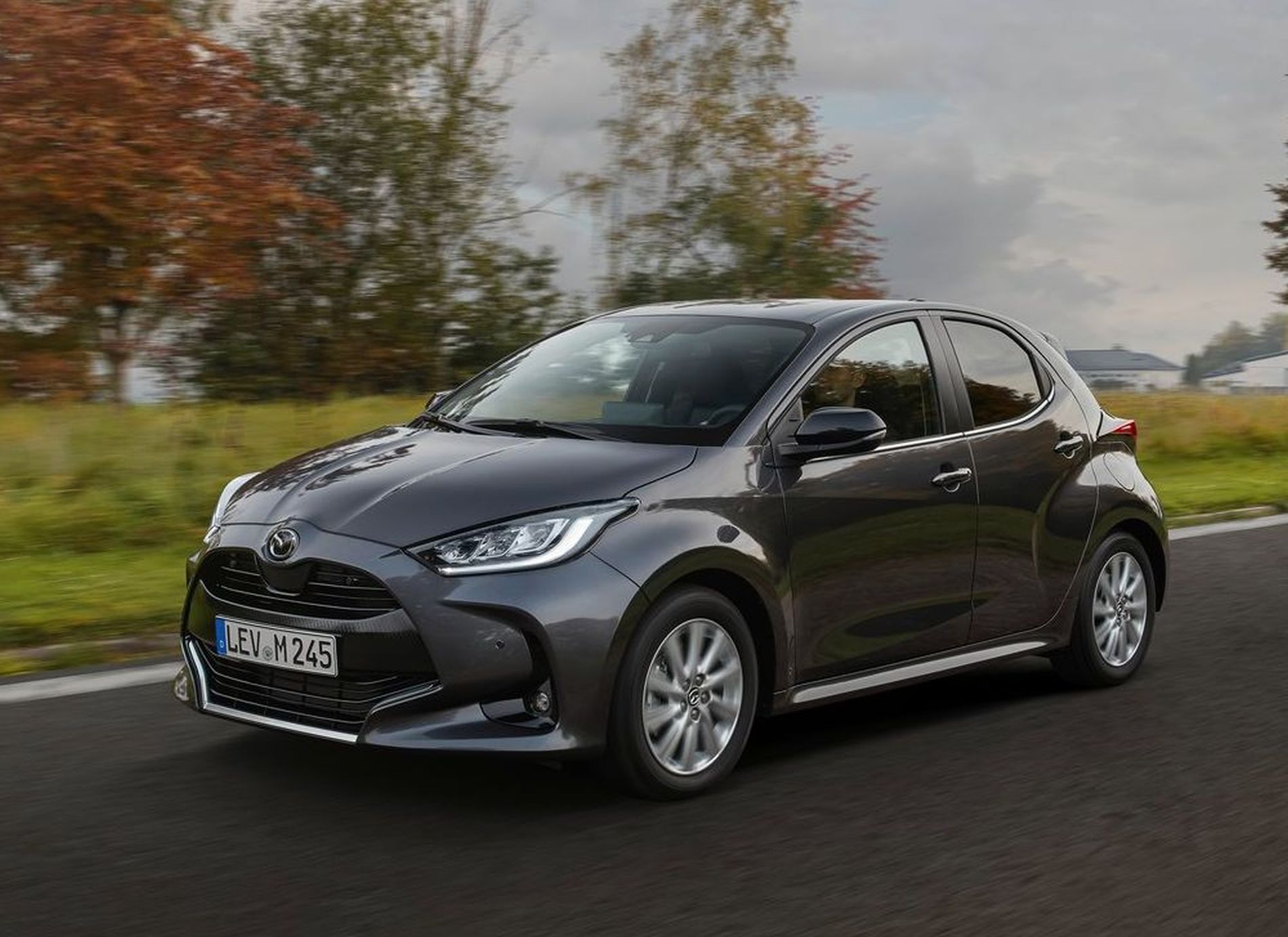 Mazda 2 este primul model al companiei dotat cu sistem de propulsie hybrid. Ce performanțe are