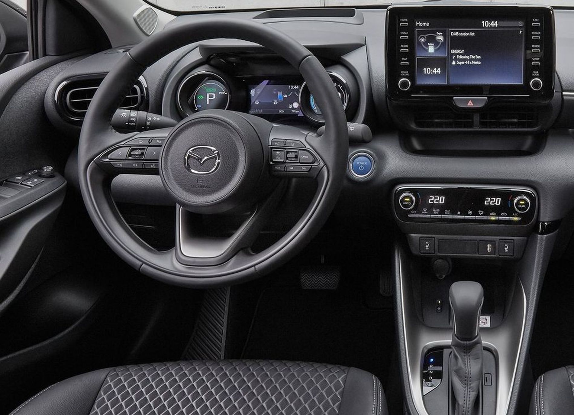 Mazda 2 este primul model al companiei dotat cu sistem de propulsie hybrid. Ce performanțe are