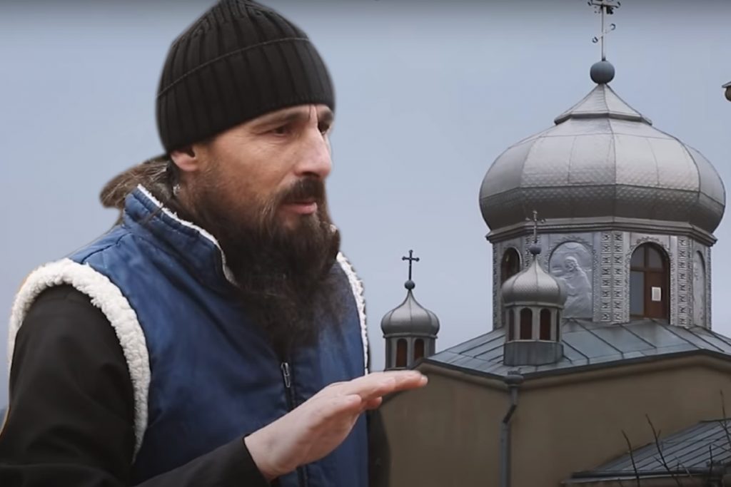 Motivul pentru care un preot moldovean refuză să înmormânteze persoanele vaccinate. Ce spune BOR despre acest caz (exclusiv)