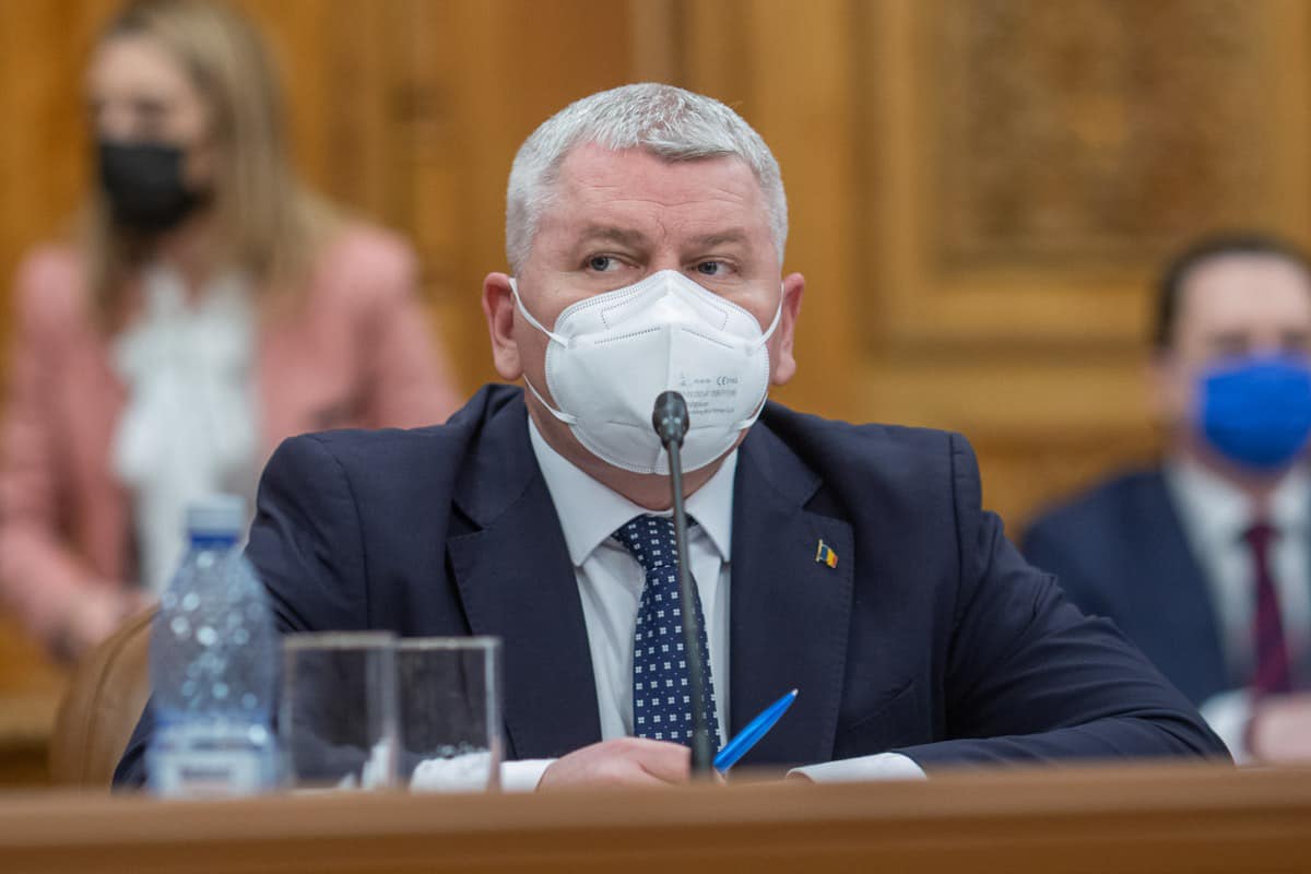 Nicolae Ciucă nu-l va demite pe Florin Roman după scandalul de plagiat. Cum se justifică premierul