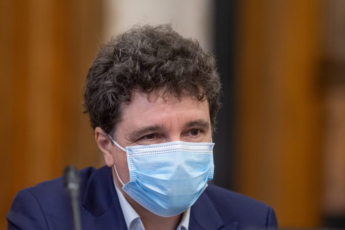 Nicuşor Dan s-a vaccinat împotriva Covid