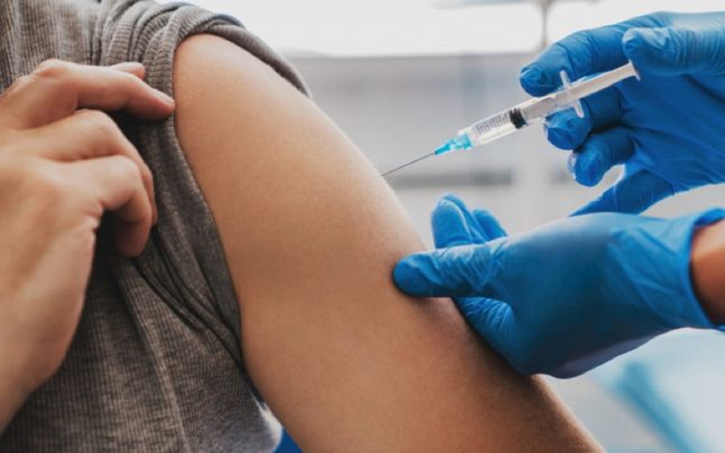 Valul Omicron, pandemia celor nevaccinați