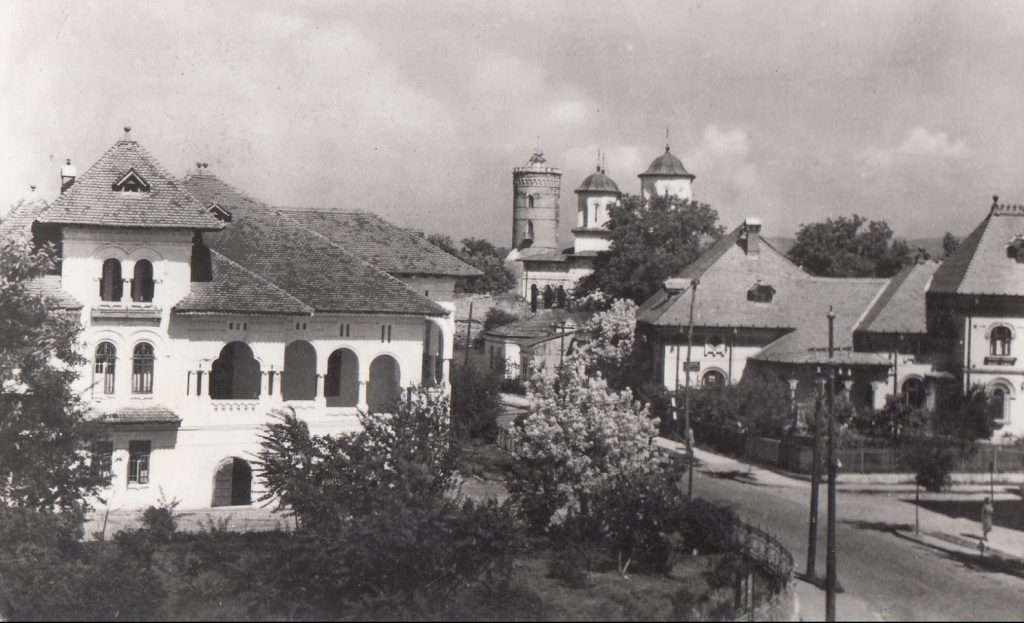 Orașul din România care este iluminat public de acum două secole. A fost, pe vremuri, capitală de țară