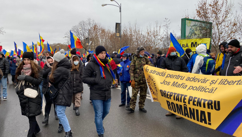 Protest al politistilor in fata Parlamentului Romaniei