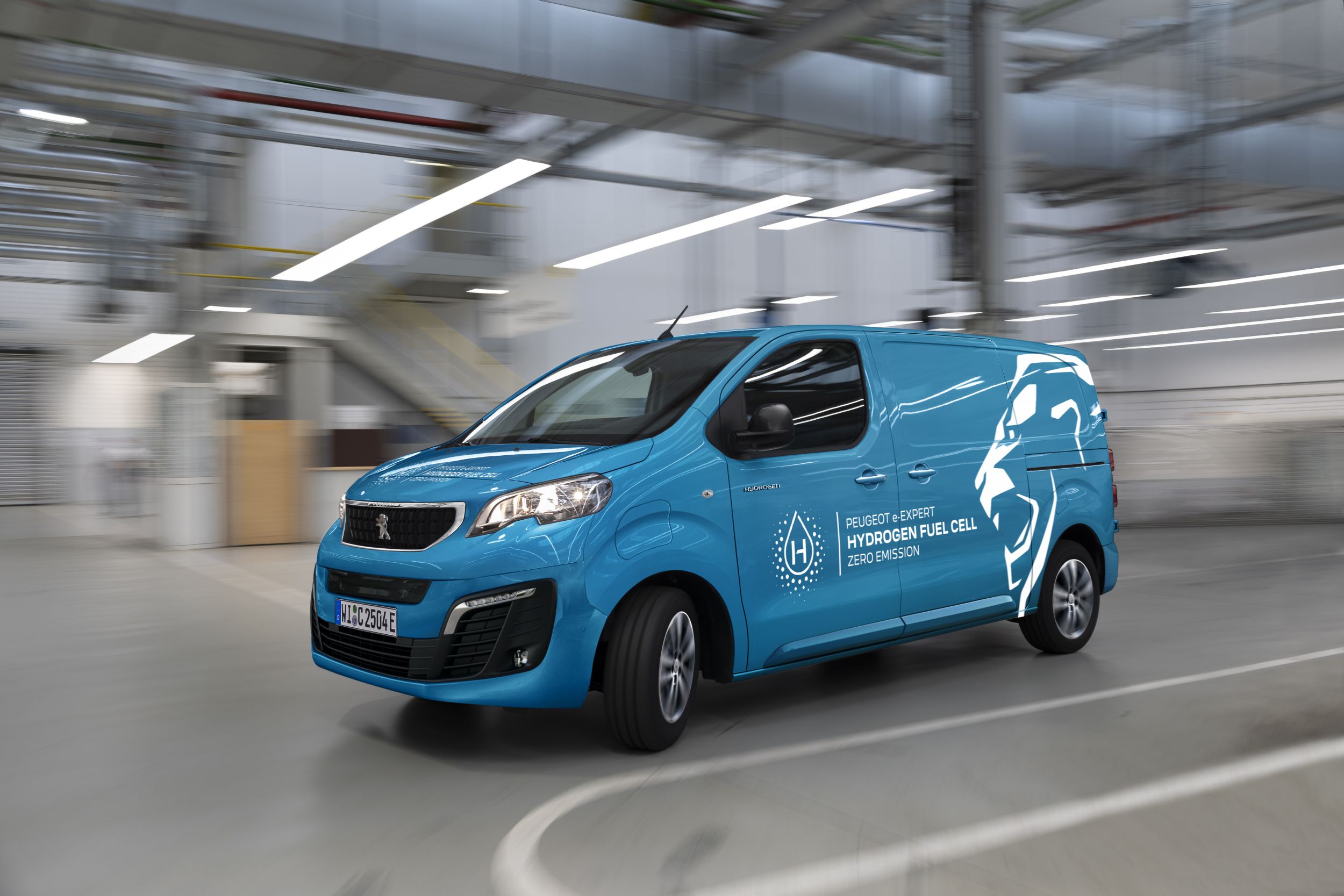 Peugeot e-Expert Hydrogen a intrat în producție. Ce autonomie are acest vehicul utilitar alimentat cu hidrogen