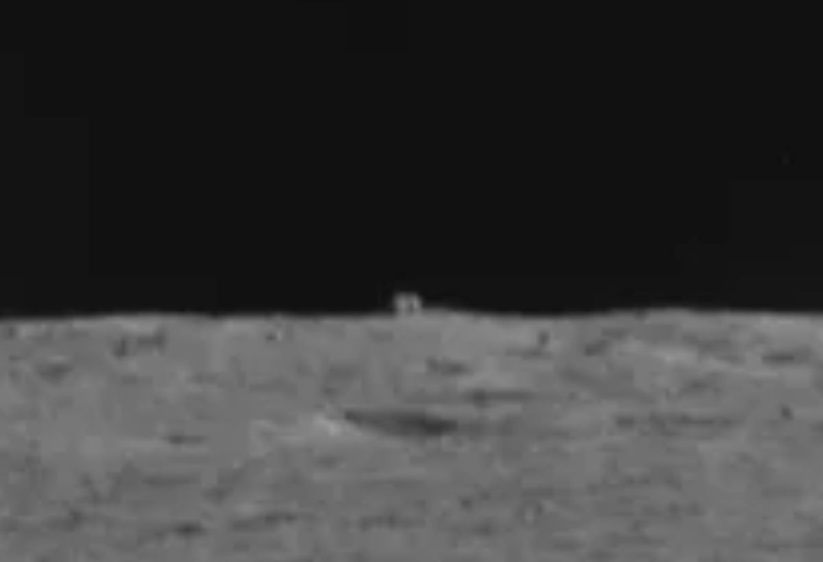 Un obiect ciudat a fost descoperit de roverul Yutu 2