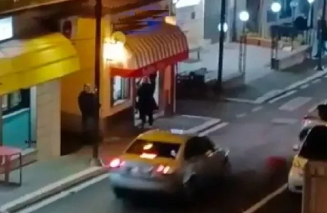 Un șofer român a fost la un pas să fie linșat în Italia. Putea să provoace un masacru pe stradă