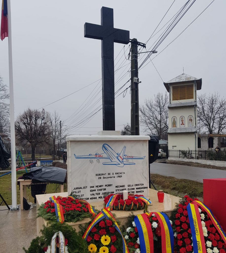 Misterul neelucidat până astăzi. Prăbușirea avionului din 28 decembrie 1989. „Documentele cu care a plecat el erau de natură să-i demaște pe cei care au tras”