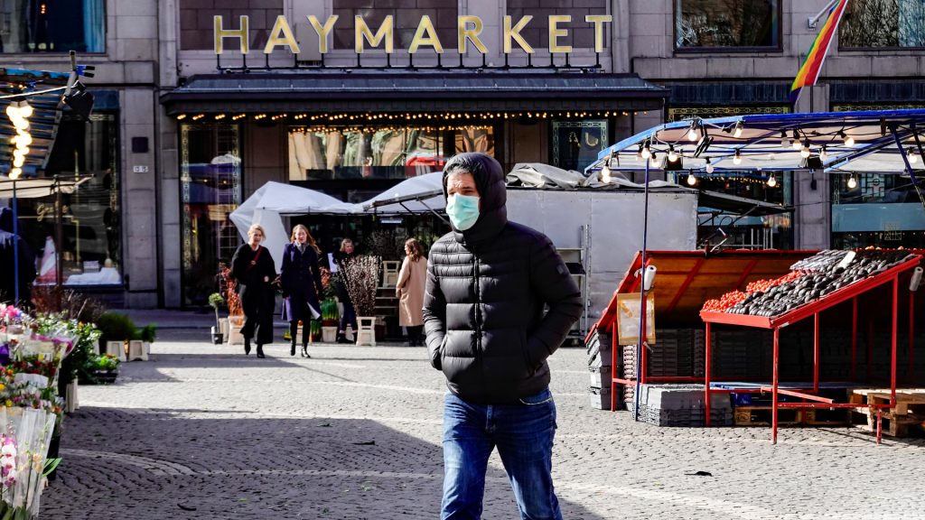 Covid în Europa. Tot mai multe țări impun restricții înainte de Anul Nou, pe fondul creșterii numărului de infectări cu Omicron