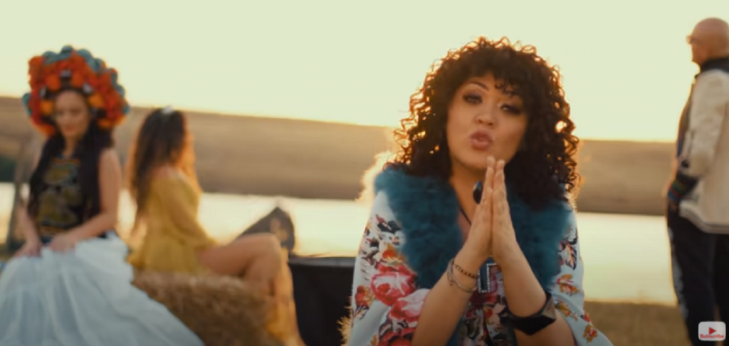 Romania mea mai este cantat de Minodora si Diana Bucsa