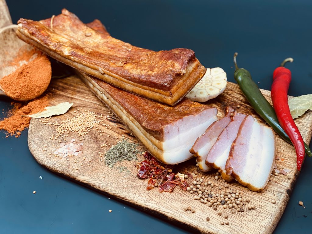 Cum se păstrează slănina, cârnaţii şi caltaboşii la frigider. Cum trebuie să le ambalezi, de fapt