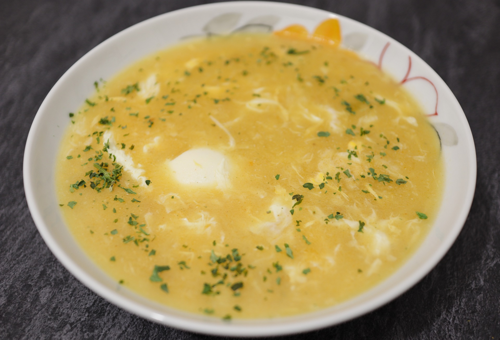 Cum faci ciorbă cu zdrenţe de ou. E reţeta preferată a multor români