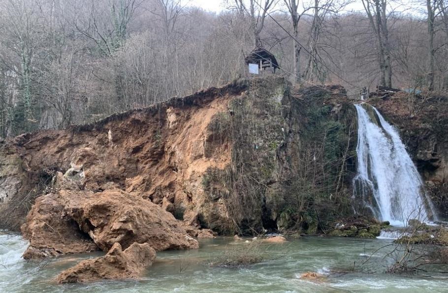 Cascada din România care e în pusă în pericol. „Se poate întâmpla ca la Bigăr”
