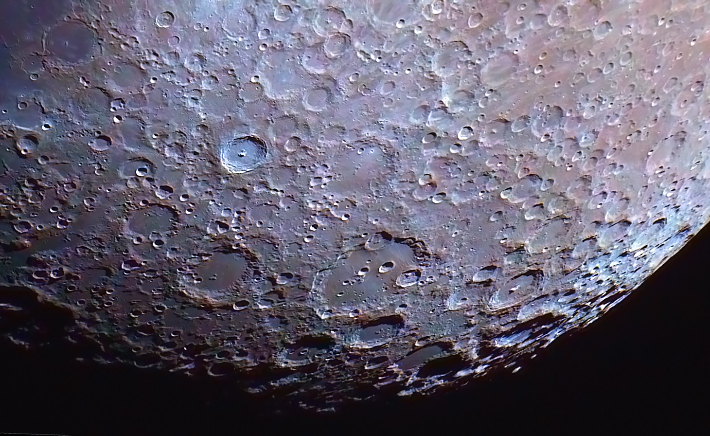 Ce culoare are, de fapt, Luna