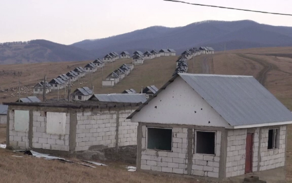 Ce s-a întâmplat după ce autoritățile au scos la vânzare case cu 250 de euro în Bacău. E total neașteptat