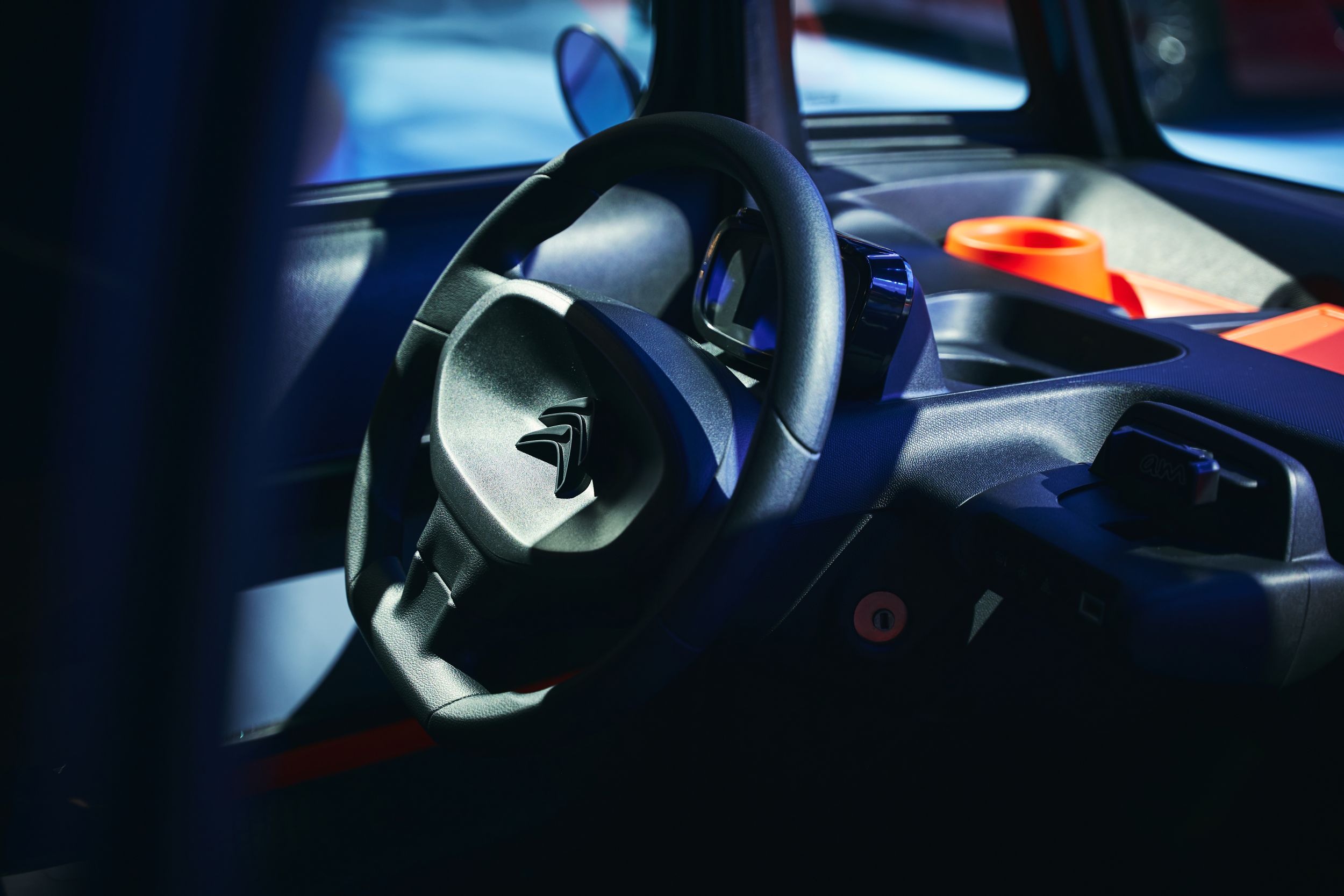 Citroen a prezentat la CES 2022 un concept autonom open-source. Vechicul poate transporta capsule fabricate de alți producători