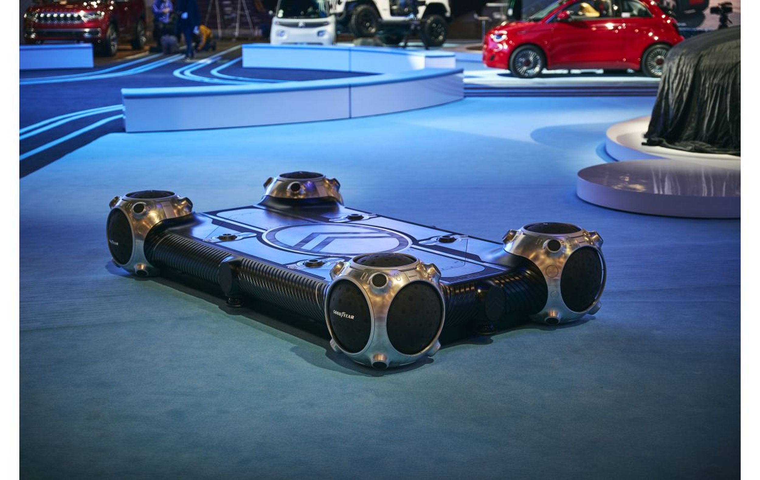 Citroen a prezentat la CES 2022 un concept autonom open-source. Vechicul poate transporta capsule fabricate de alți producători