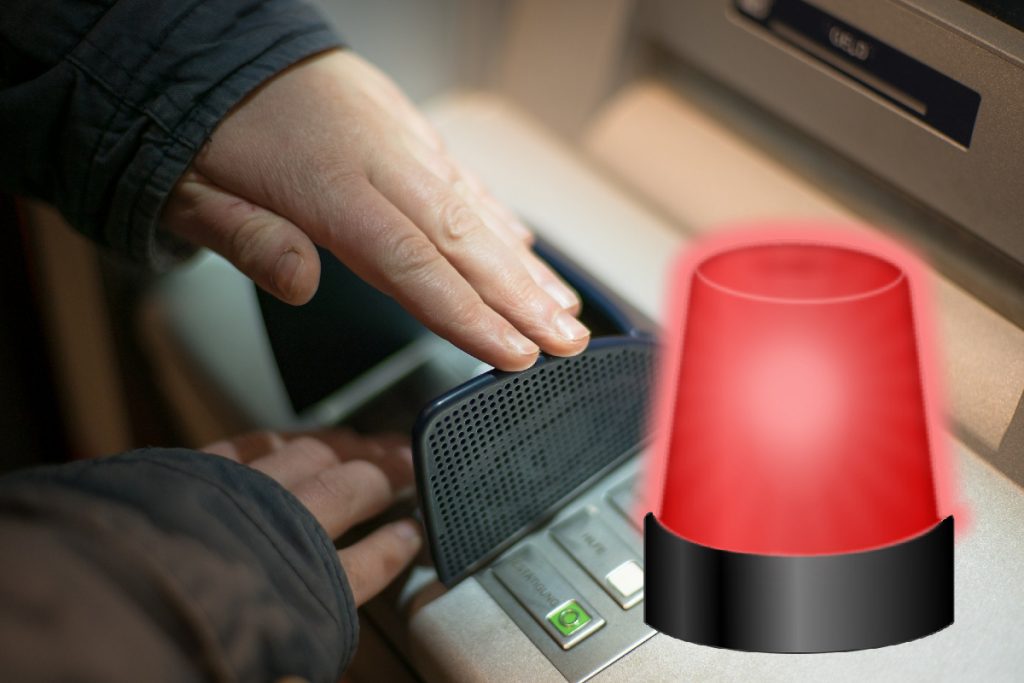 E alertă, românii rămân fără bani în conturi. Ce trebuie să faci pentru a te proteja de hoţi